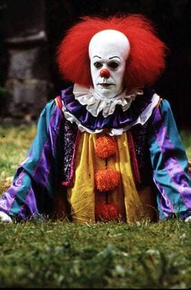 Tim Curry ES, das Boese in der Gestalt des Clowns Pennywise (Tim Curry), terrorisiert eine Kleinstadt. 1990 UnitedArchives01362064