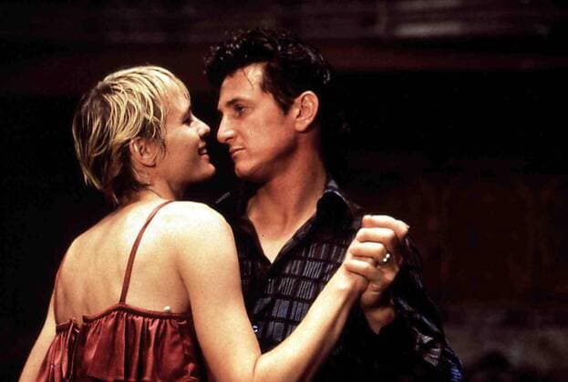 Robin Wright Penn, Sean Penn Maureen (Robin Wright Penn) und Eddie Sean Penn) sind ein verruecktes Paar: Waehrend ihr geliebter Mann tagelang durch die Kneipen zieht, verbringt die schwangere Maureen die Nacht mit ihrem Nachbarn und dessen Whiskey. Doch dann knallt Eddie durch und landet in der Psychiatrie ... 10 Jahre spaeter: Kaum ist Eddie aus der Klinik entlassen, sucht er Maureen auf - doch die hat inzwischen Mann und Kinder ... 1997 UnitedArchives01364370