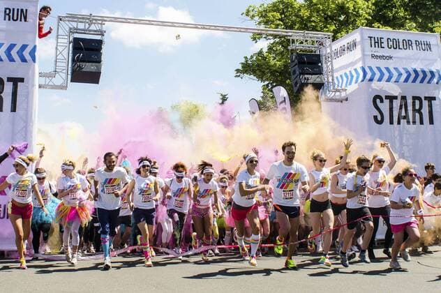 Miriam Pielhau, Isabell Horn, Fiona Erdmann, Nina Gnaedig, Aleksandar Radenkovic und Anna Lena Klenke beim Color Run im Olympischen Park. Berlin, 01.06.2014