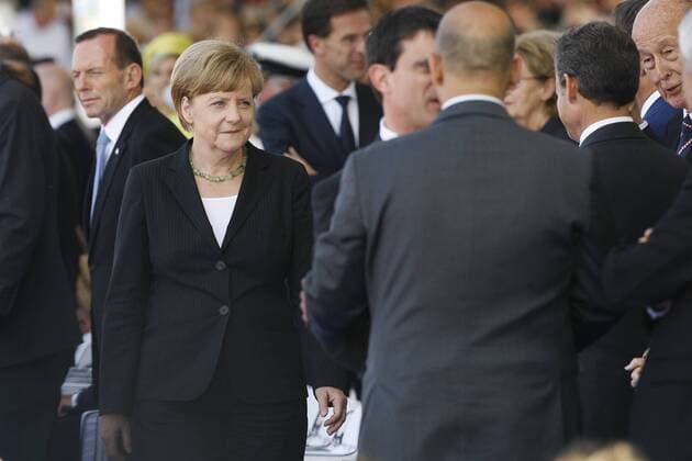 Angela Merkel - Feierlichkeiten zum 70. Jahrestag der Alliierten-Landung in Ouistreham Frankreich - 06 06 2014 GwendolineLeGoff Panoramic 