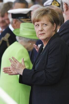 Angela Merkel - Feierlichkeiten zum 70. Jahrestag der Alliierten-Landung in Ouistreham Frankreich - 06 06 2014 GwendolineLeGoff Panoramic 