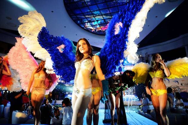 Models present latest creations of Victoria s Secret during a fashion show in Qingdao, east China s Shandong Province, June 7, 2014. (Xinhua Yu Fangping) (mp) CHINA-SHANDONG-QINGDAO-VICTORIA S SECRET-FASHION SHOW (CN) 