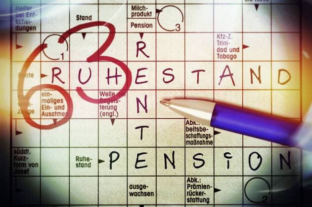 KreuzwortrÃ¤tsel mit den Begriffen Rente, Ruhestand und Pension und aufgemalter 63, Rente mit 63 ** NUR FUER REDAKTIONELLE ZWECKE ** EDITORIAL USE ONLY **