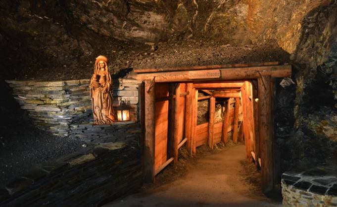 Barbaragrotte, Feengrotten, Saalfeld, Thueringen, Deutschland Thüringen Feengrotten Saalfeld Thueringen Deutschland