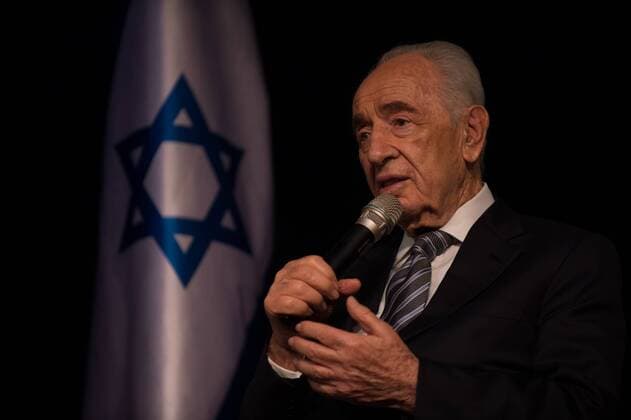 (140706) -- SDEROT, July 6, 2014 (Xinhua) -- Israeli President Shimon Peres speaks at a news conference in Sderot, southern Israel, on July 6, 2014. Shimon Peres held a news conference in Sderot on Sunday and shared his remarks on the tense situation between Israel and the Palestinian territories. (Xinhua Li Rui) (zjl) ISRAEL-SDEROT-SHIMON PERES-NEWS CONFERENCE 
