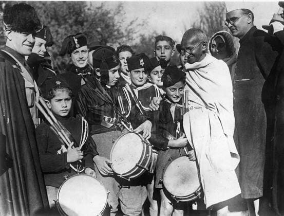 IMAGO ICONS: Mahatma Gandhi Sept. 16, 1930 - Rome, Italy - Religious leader MAHATMA GANDHI spent some hours in the camp of the fascist Balilla (youth) of Rome. Rome Italy  - ZUMAk09