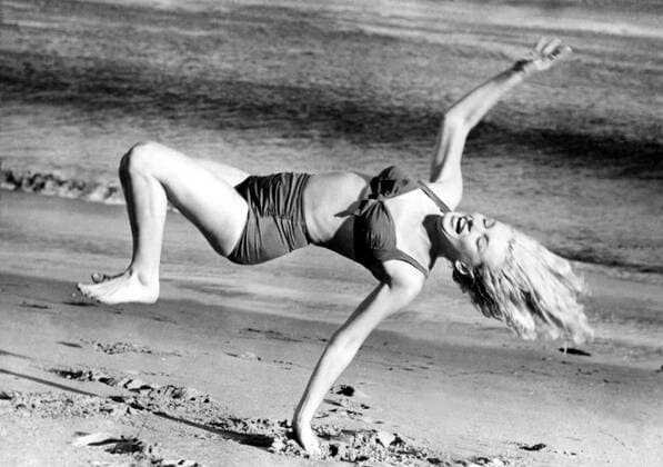 IMAGO ICONS: Marilyn Monroe Jan. 1, 1950 - Los Angeles, CA, U.S. - The most endlessly talked-about and mythologized figure in Hollywood history, MARILYN MONROE remains the ultimate superstar. Innocent, vulnerable, and impossibly alluring, she defined the very essence of screen sexuality. Rising from pin-up girl to international superstar, she was a gifted comedienne whom the camera adored. Los Angeles United States of America  - ZUMAk09