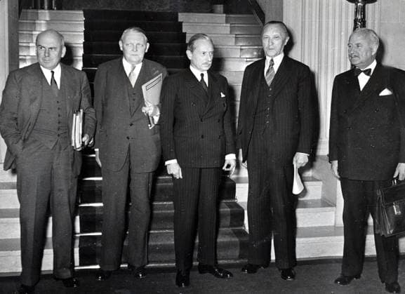 Sep. 27, 1950 - Bonn, Germany - As Germany s minister of economic affairs from 1949 to 1963, LUDWIG ERHARD crafted the plan for West Germany s post-World War II economic recovery, sometimes called the German economic miracle. In 1957 he was named vice chancellor, and in 1963 he succeeded Konrad Adenauer as chancellor. PICTURED: Chancellor and Vice Chancellor with three western High Commissioners for Germany: JOHN MCCLOY (US), LUDWIG ERHARD , Sir IVONNE KIRKPATRICK (UK), KONRAD ADENAUER, ANDRE FRANCOIS-PONCET (FR). Bonn Germany  - ZUMAk09