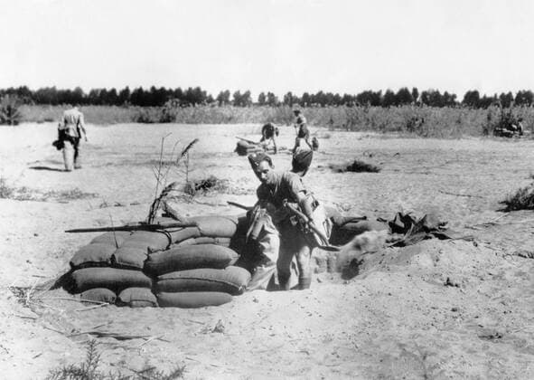 Nov. 1, 1956 - Port Said, Egypt - Suez Crisis also called Suez-Sinai War was the Israel-Egypt encounter at the end of October and the beginning of November 1956, which resulted in Israel s seizure of the Sinai Peninsula, brought to head the tension that had been simmering in Arab-Israeli relations for several years. PICTURED: British troops in battle during Suez Crisis. Port Said Egypt  - ZUMAk09