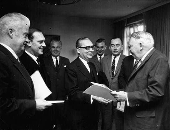 LUDWIG ERHARD n a n a  - ZUMAk09