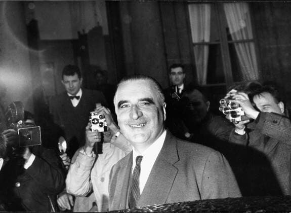 Apr. 5, 1962 - London, England, U.K. - GEORGES POMPIDOU (1911-1974) was a French politician who served as Prime Minister of France and President of the French Republic from 1969 until he died in 1974. PICTURED: Georges Pompidou surrounded by paparazzi. London UK  - ZUMAk09