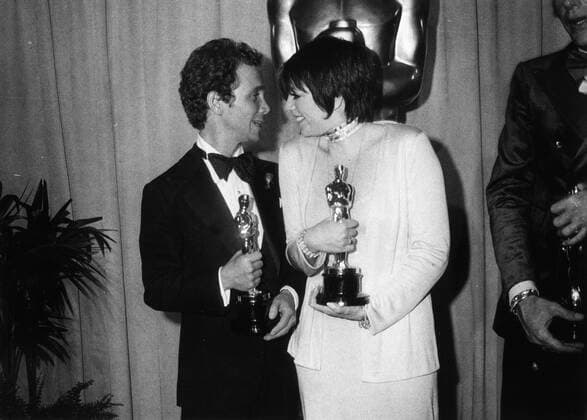 March 6, 1973 - Hollywood, CA, U.S. - Singer LIZA MINNELLI chatting with fellow award winner JOEL GREY at the Academy Award Ceremony. Hollywood U.S.  - ZUMAk09