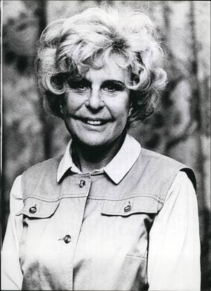 Aug. 08, 1977 - Her. 75. Birthday.: Will celebrate on August 22nd,1977 riefenstahl (our picture), famous German actress, director, producer and now a photographer. He debut as an actress she gave in 1926 with the film Der Heilige Berg (the holy mountain), - then followed Der Grobe Sprung (the great jump), Die weibe Holle von Piz Palu (the white hell of Pis Palu), Sturme uber dem Montblano (actress above the Montblane), Der weibe Ruasch (the white ecstacy), Sos Eisberg (Sos Eisberg) and in the same year Das blue licht (the blue light), in which she took part as a producer director and actress, and then followed on of her most famous film Tiesfland (lowlands). On the occasion of the Olympic Games in 1936 in Berlin Loni Richfenstshl producted as the first feminine Cameraman of Germnay the Olympic-film FEst der Schonhiet Fest der Volker (Festival of t - ZUMAk09