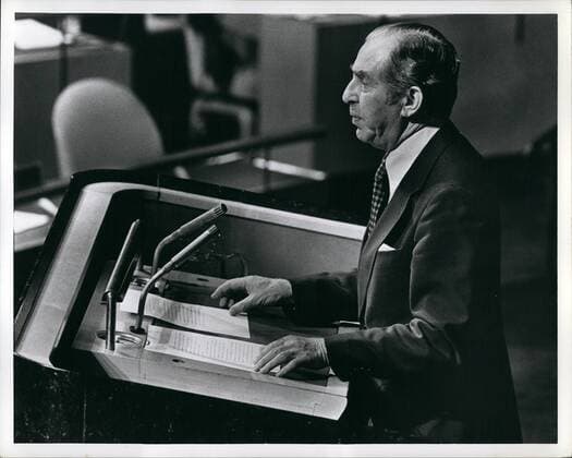 Nov. 11, 1977 - Chaim Herzog Perm. Rep.of Israel at the UN Attorney the Gen.Assembly. New York U.S.  - ZUMAk09