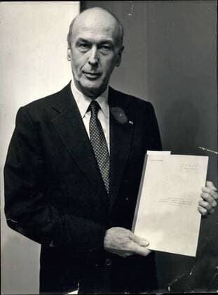 Dec. 23, 1983 - Former French President Valery Giscard D Estaing stopped by Antenne 2, a French television network, last night where he explained himself concerning The Great Oil Sniffer Hoax and showed examples that he had of the relationship between the scandal and the French Audit Office.  - ZUMAk09
