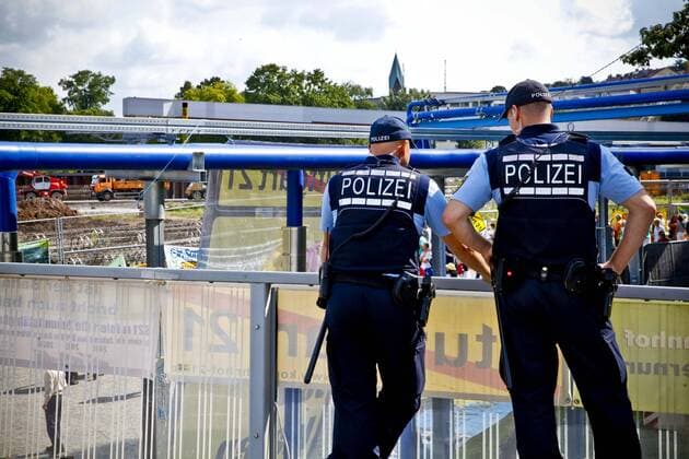 S21 Protest am Schlossgarten in Stuttgart Untere Anlagen am Baufeld