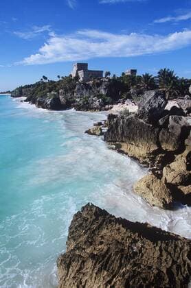 Mexico, Yucatan Peninsula, Carribean Sea at Tulum, the only Mayan ruin by sea  wwp00160 ChrisxCheadle