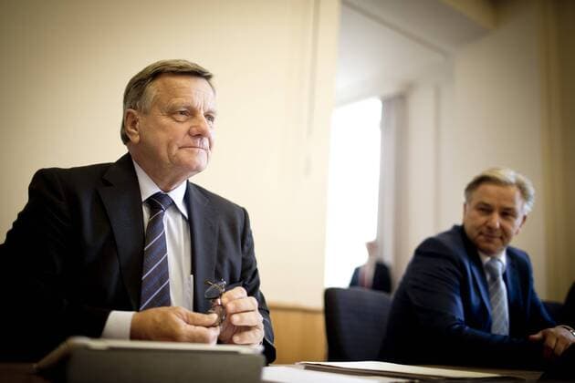 Hartmut Mehdorn, Vorsitzender der Geschäftsführung der Flughafen Berlin Brandenburg GmbH und Klaus Wowereit, Regierender Bürgermeister von Berlin nehmen am Mittwoch (04.06.14) in Berlin im Abgeordnetenhaus zur Korruptionsaffäre am Flughafen BER Stellung.
