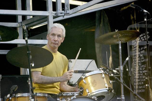 Schlagzeuger Charlie Watts beim Auftritt der ROLLING STONES während ihrer A Bigger Bang Welttournee im Olympiastadion Berlin.