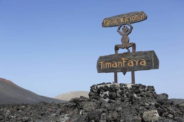 Spain, Lanzarote, Timanfaya National Park, Entrance sign  JAT000455