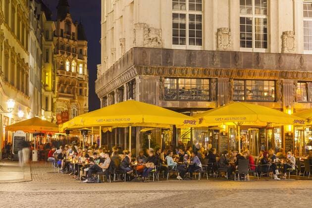 Germany, Saxony, Leipzig, People at outdoor cafe at night  WD001984