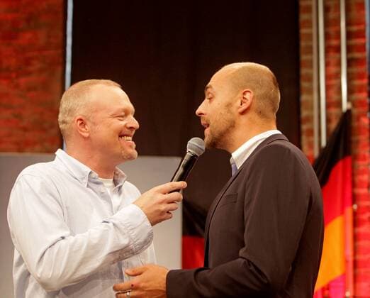 Bundesvision Songcontest 2014 PRO7 Lokhalle Göttingen Moderator Stefan Raab mit Musiker Max Mutzke Bundesvision Songcontest 2014 PRO7 Lokhalle Göttingen