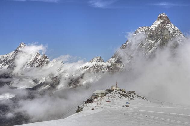 Italy, Cervinia, Matterhorn with snow and fog  FFF00838
