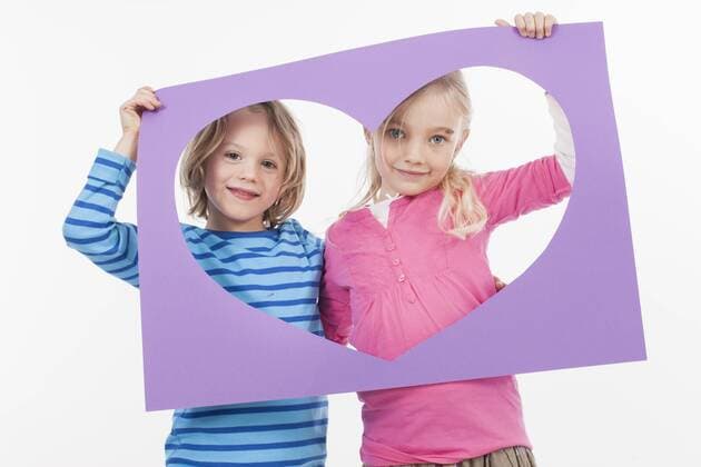 Brother and sister looking through heart shaped board model released  BMYF000153
