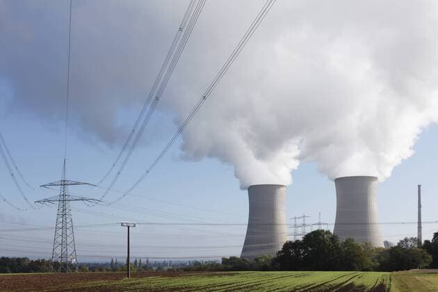 IMAGO Nature: Unsere Erde, Energiequellen, Kernenergie Germany, Bavaria, Grafenrheinfeld, View of nuclear electric power plant  SIEF002374