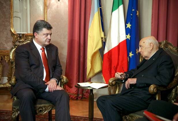 MILAN, ITALY. OCTOBER 16, 2014. Ukrainian President Petro Poroshenko (L) and Italian President Giorgio Napolitano meet for talks during the 10th Asia-Europe Meeting (ASEM). Mykhailo Palinchak TASS  Aufmacher RE152135