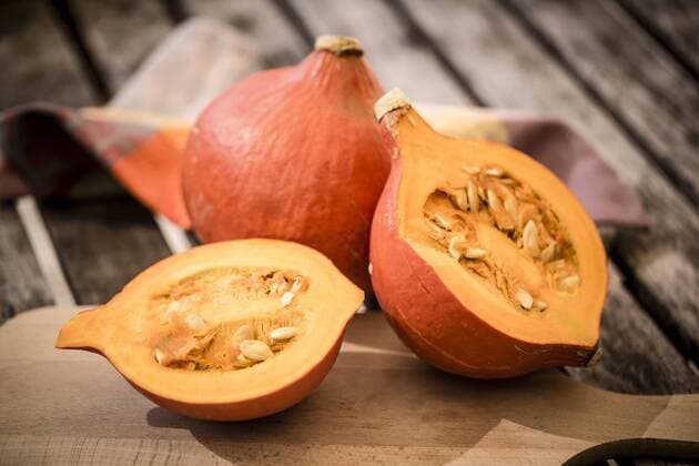 Sliced and whole Hokkaido pumpkin  SARF000856