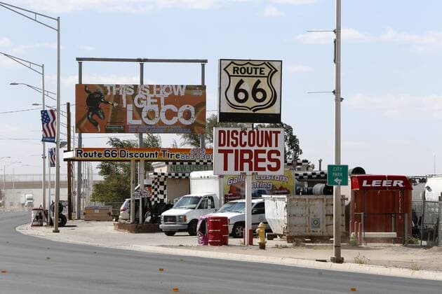 Alte Schilder an der Route 66, Gallup, New Mexico, USA, Nordamerika iblszm04017989.jpg