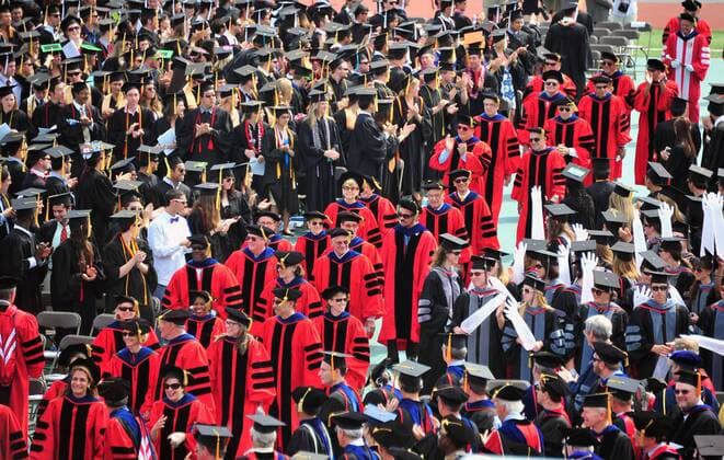 Graduiertenfeier Cornell University Commencement, Baseballstadion Schoellkopf Field, Ithaca, New York, USA, Nordamerika ibluta04023089.jpg