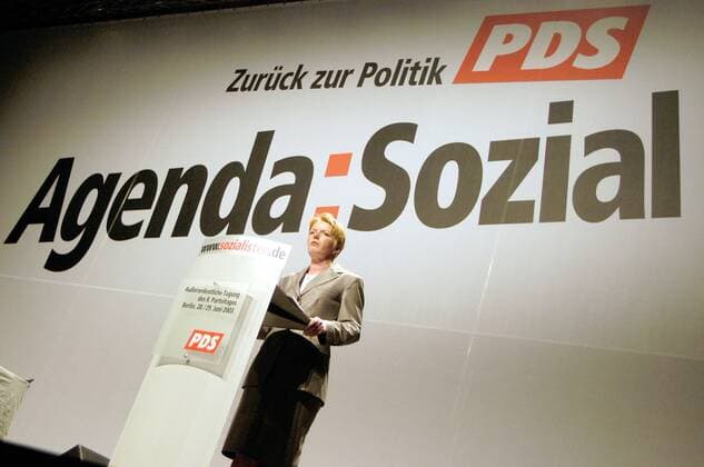 Berlin PDS-Sonderparteitag PDS-Sonderparteitag Die Partei des Demokratischen Sozialismus (PDS) hielt am 28. und 29. Juni 2003 in Berlin einen Sonderparteitag zur Neuwahl des Parteivorstandes ab. Hier: Die ehemalige Parteivorsitzende Gabi Zimmer. 28.6.2003, Berlin
