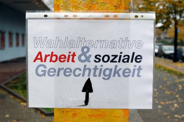 Berlin Gründung LV-Wahlalternative WASG Gruendungsversammlung des Berliner Landesverbands der Wahlalternative Arbeit und soziale Gerechtigkeit (WASG) Ca. 180 Menschen waehlten am Samstag den 30. Oktober 2004 auf einer Landesmitgliederversammlung nach wochenlangen internen Streitereien einen neunkoepfigen Landesvorstand und einen vierkoepfigen Geschaeftsfuehrenden Ausschuss der WASG-Berlin. 30.10.2004, Berlin