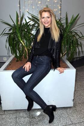 RTL - Dschungelcamp 2015. Kandidatin Sara Kulka anläßlich der Abreise der Kandidaten der RTL - Sendung Ich bin ein Star - holt mich hier raus zum Dschungel-Camp 2015 am 11.01.2015 auf dem Flughafen Frankfurt Main.
