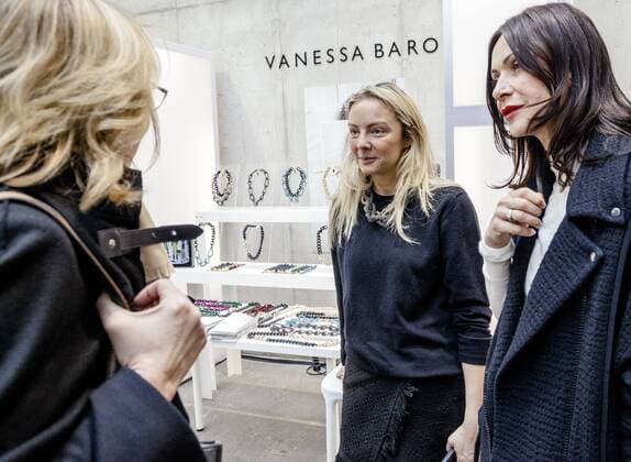 Eröffnungsrundgang auf der Berlin Fashion Week mit Senatorin Yzer Berliner Senatorin Cornelia Yzer, die Schmuckgestalterin Vanessa Baro und Premium - Chefin Anita Tillmann auf dem Eröffnungsrundgang der Modemesse Premium Exhibitions.