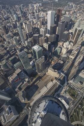 Ausblick vom CN Tower auf Hochhäuser, Toronto, Provinz Ontario, Kanada, Nordamerika iblpip04054811.jpg