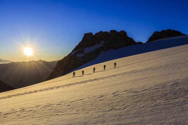 Seilschaft beim Aufstieg über das Plateau du Trient, Mont-Blanc-Massiv, Alpen, Wallis, Schweiz, Europa ibxmac04039854.jpg