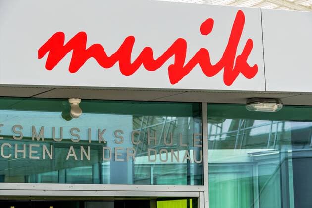 Tag der Musik am 21. Juni Landesmusikschule Gebäude, Symbol für Bildung, Musik, McPWOD McPWOD