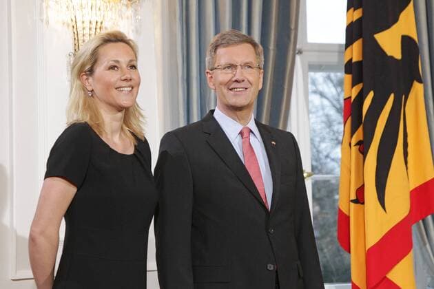 Neujahrsempfang des Bundespraesidenten im Schloss Bellevue - Berlin Bundespraesident Christian Wulff und Bettina Wulff beim Neujahrsempfang des Bundespraesidenten im Schloss Bellevue, Berlin, 12.01.2012.