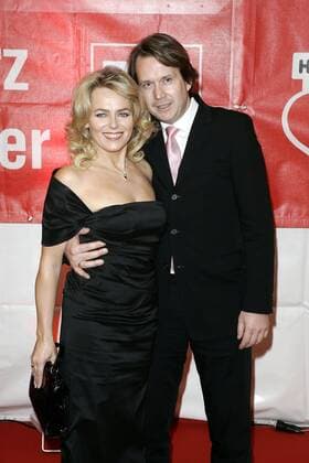 EIN HERZ FUER KINDER Gala - Berlin Eva Herman und Michael Bischoff, frisch verheiratet, bei der Benefiz Gala EIN HERZ FUER KINDER im Axel Springer Haus am 17.12.2005 in Berlin.