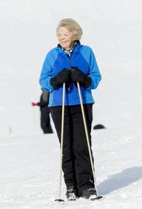 Austria, LECH, 23 February 2015. Princess Beatrix from The Netherlands during the official PRESS moment of the Dutch Royals in winter, skiing. Photo: Frank van Beek Hollandse Hoogte LECH, 23 februari 2015 - Prinses Beatrix tijdens de wintersportvakantie in Oberlech. Foto Frank van Beek Hollandse Hoogte  44758543