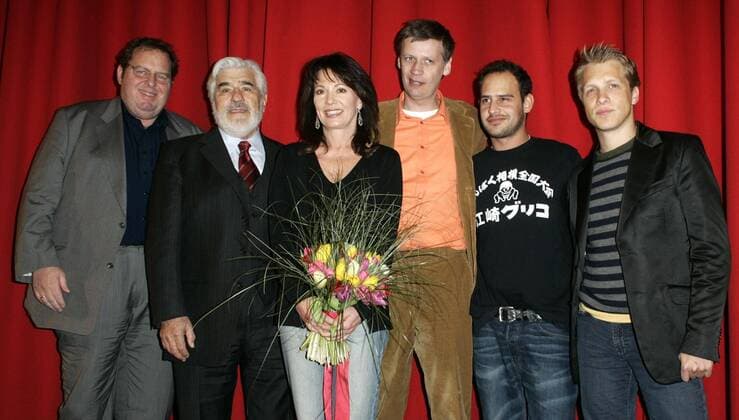 IM RENNSTALL IST DAS ZEBRA LOS! Deutschlandpremiere - Berlin Ottfried Fischer, Mario Adorf, Iris Berben, Guenther Jauch, Moritz Bleibtreu und Oliver Pochner nach der Deutschlandpremiere IM RENNSTALL IST DAS ZEBRA LOS! im Cinestar am Potsdamer Platz am 06.03.2005 in Berlin.