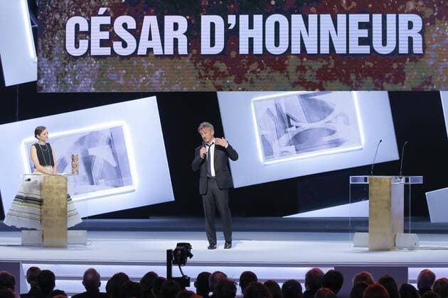 Sean Penn erhält den Ehrenpreis von Marion Cotillard - 40. Preisverleihung Cesar in Paris, Frankreich - 20 02 2015 StephaneAllaman Panoramic 