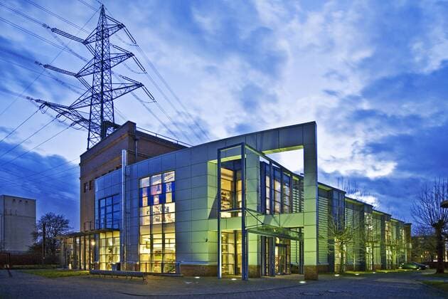 Umspannwerk Recklinghausen in der Daemmerung, Museum Strom und Leben, Deutschland, Nordrhein-Westfalen, Ruhrgebiet, Recklinghausen electric power transformation substation in Recklinghausen in twighlight, museum electricity and life, Germany, North Rhine-Westphalia, Ruhr Area, Recklinghausen BLWS140740