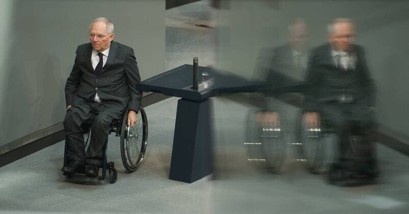Berlin, Bundesfinanzminister Wolfgang Schaeuble (CDU) spricht am Freitag (27.02.2015) vor der Abstimmung ueber die Verlaengerung des Hilfsprogramms fuer Griechenland im Bundestag.