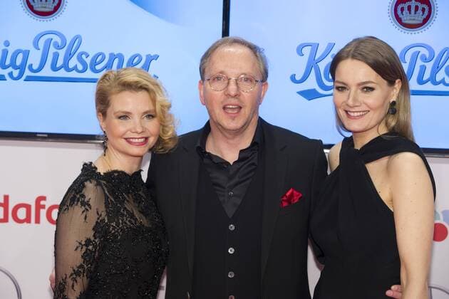 von links: Annette FRIER, Schauspielerin, Olli DITTRICH, Entertainer, Martina HILL, Schauspielerin, Roter Teppich, Red Carpet Show, Ankunft, arrival, Die Verleihung der 50. Goldenen Kamera, der Film- und Fernsehpreis der Programmzeitschrift Hoerzu in Hamburg, Deutschland am 27.02.2017.