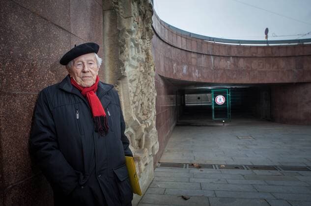 Architekt Hans Konrad hat den Neustädter Tunnel mit entworfen. Hier steht er vor dem Tunnel, der bald zugemacht werden soll.