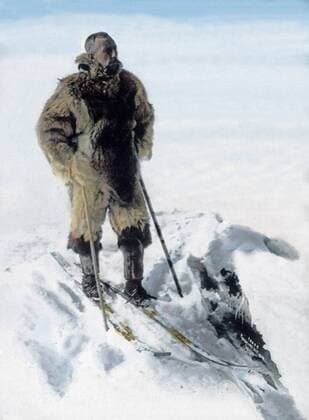 Norwegen Roald Amundsen (1872 - 1928), Polarforscher, explorer of polar regions. man, snow, pole, North, South, arctis, antarctis, ski, coat, fur, Europe, Norway, Scandinavia, travel, history, historical, 1910s, 1920s, 20th century, archive, Carl Simon, exquisit collection, UnitedArchives01545895